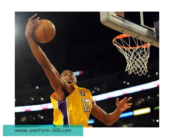 好久不见！38岁拜纳姆洛杉矶骑行 记得他曾助湖人两连冠辉煌